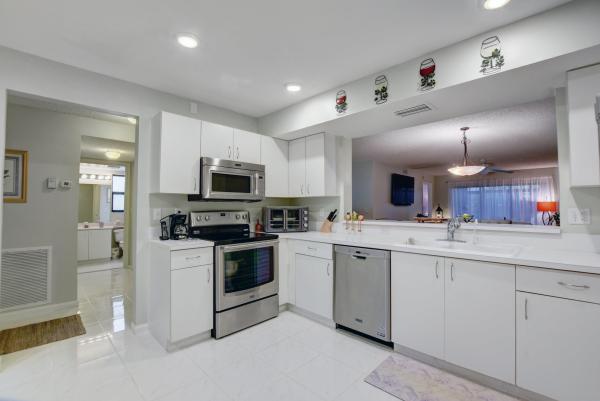 Sun Valley East, 9644 Sills Dr E #101, Boynton Beach, Florida 33437, image 2