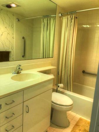 Royal Saxon, 2840 S Ocean Blvd #3080, Palm Beach, Florida 33480, image 1