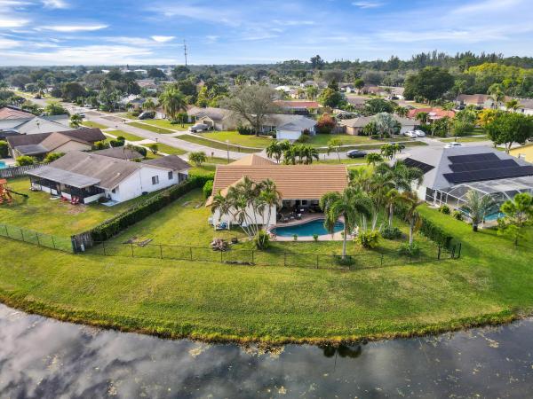 Eastwood Of Wellington, 11478 Sanderling Dr, Wellington, Florida 33414, image 2