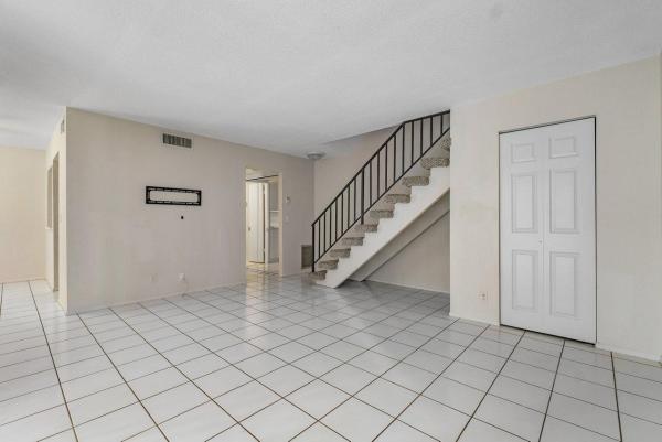 Country Village, 12422 Alternate A1a Hwy #Q5, Palm Beach Gardens, Florida 33410, image 2
