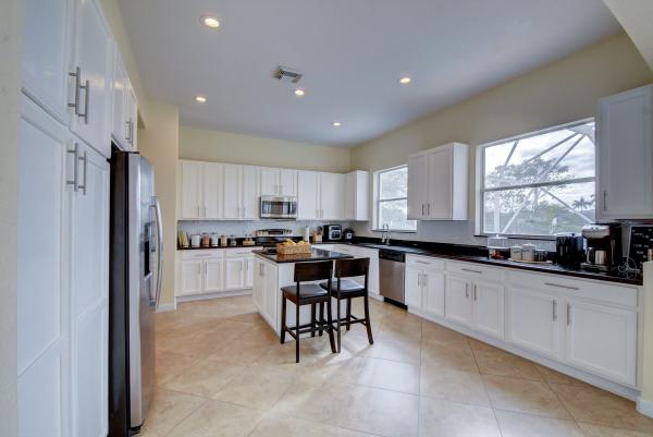 Terracina, 428 Cresta Cir, West Palm Beach, Florida 33413, image 3