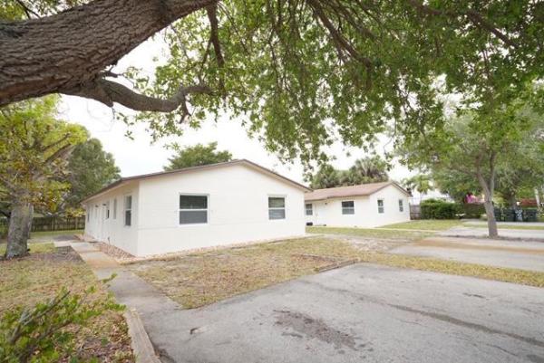 Dell Park, 262 NE 12th St, Delray Beach, Florida 33444, image 1