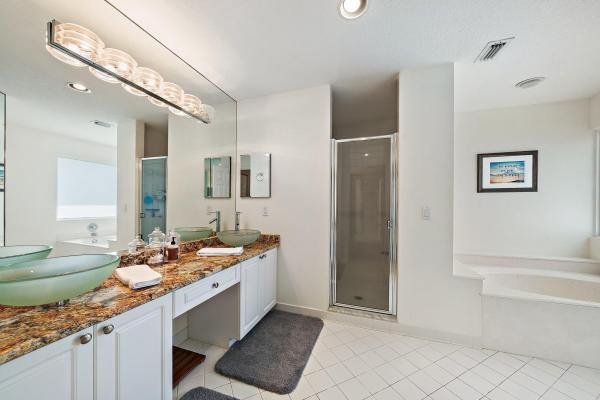 Canterbury, 215 Canterbury Dr E, Palm Beach Gardens, Florida 33418, image 2