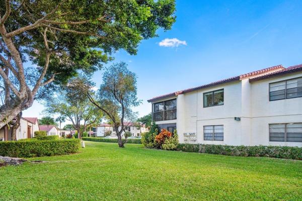 Glades Of Boca Lago, 21791 Arriba Real, Boca Raton, Florida 33433, image 2