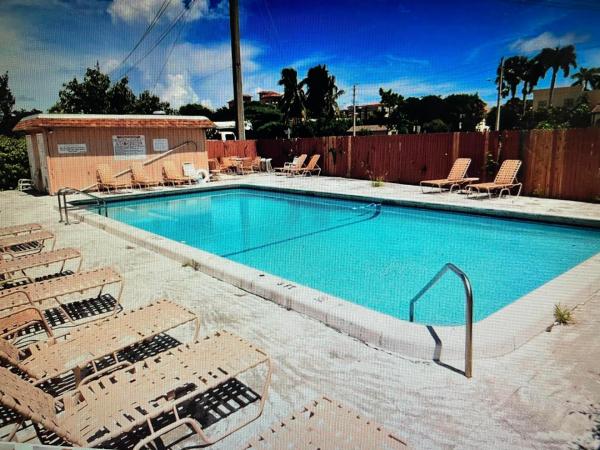 Boca Towne Centre, 450 SW 2nd Ave #2070, Boca Raton, Florida 33432, image 3
