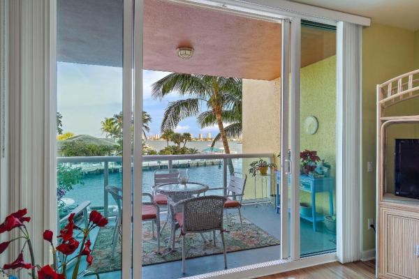 Marina Grande Club & Residences, 2650 Lake Shore Dr #202, Riviera Beach, Florida 33404, image 1