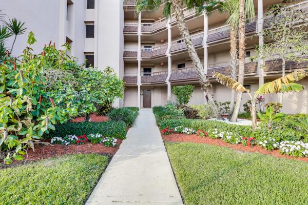 Versailles Court At The Fountains Country Club, 4702 Fountains Dr S #106, Lake Worth, Florida 33467, image 1