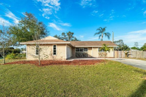 601 SE Crescent Ave, Port St. Lucie, Florida 34984, image 1