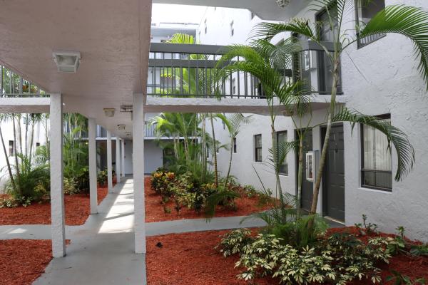 Presidential Golfview, 1820 N Congress Ave #101, West Palm Beach, Florida 33401, image 1