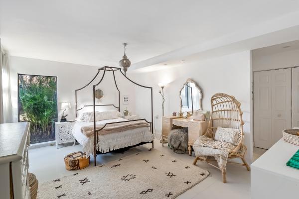California Club Homes, 1049 NE 203rd Ter, Ives Estates, Florida 33179, image 3
