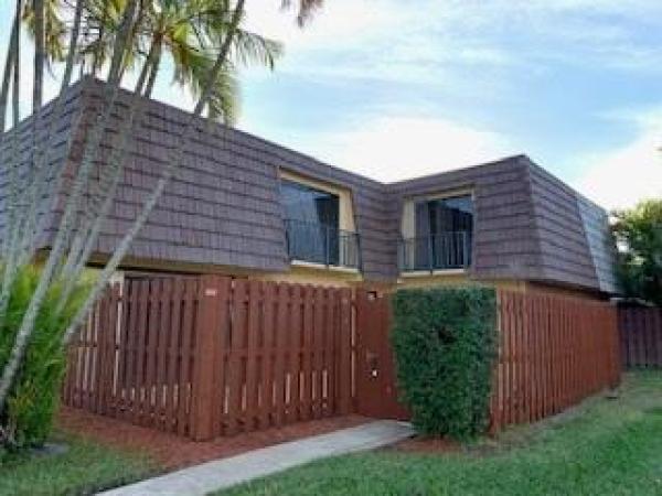 Springdale, 922 Springdale Cir, Palm Springs, Florida 33461, image 1