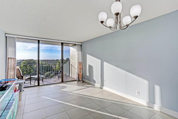 Lakeshore Club, 1830 Embassy Dr #604, West Palm Beach, Florida 33401, image 2