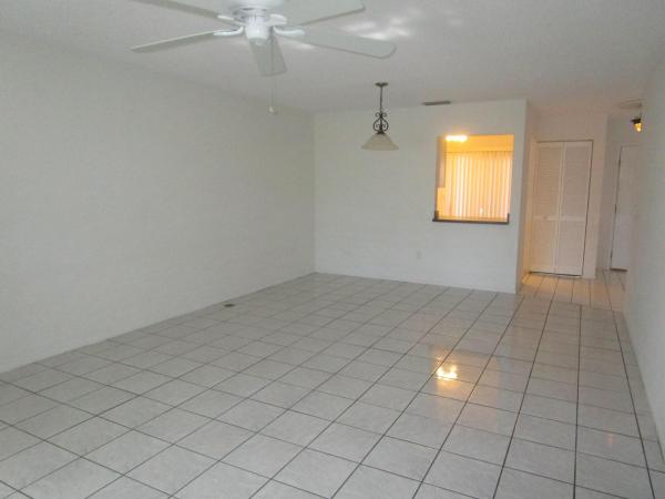 Strathmore Gate West, 340 Quincy Ct, Royal Palm Beach, Florida 33411, image 2