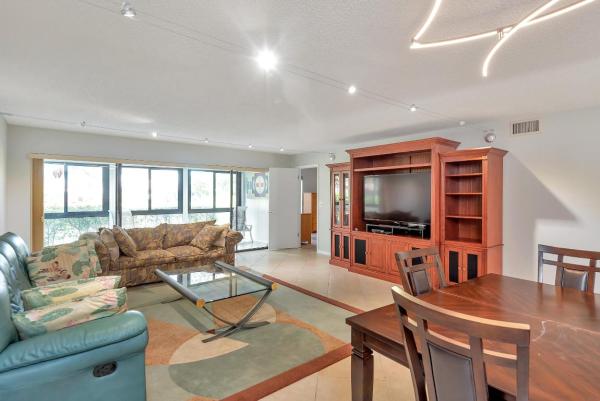 Fairway Park At Indian Spring, 5659 Fairway Park Dr #103, Boynton Beach, Florida 33437, image 3