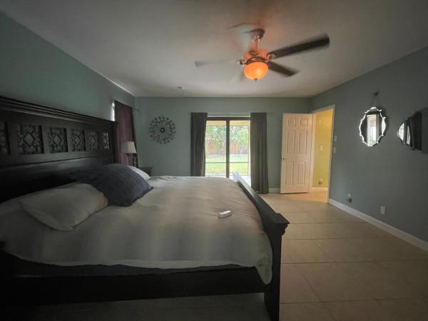 Sugar Pond Manor, 13532 Jonquil Pl, Wellington, Florida 33414, image 1