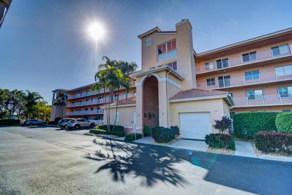 Regal Shores North At Coral Lakes, 5746 Crystal Shores Dr #302, Boynton Beach, Florida 33437, image 2