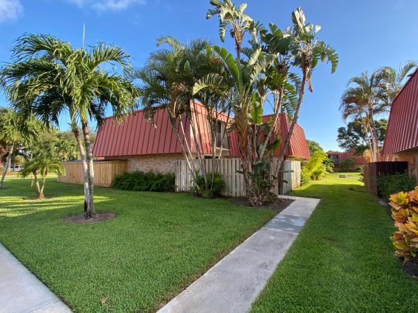 Sandalwood At Meridian Park, 3232 Meridian Way N #D, Palm Beach Gardens, Florida 33410, image 1