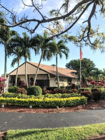 Pine Ridge North 4, 814 Sky Pine Way #B2, Greenacres, Florida 33415, image 2