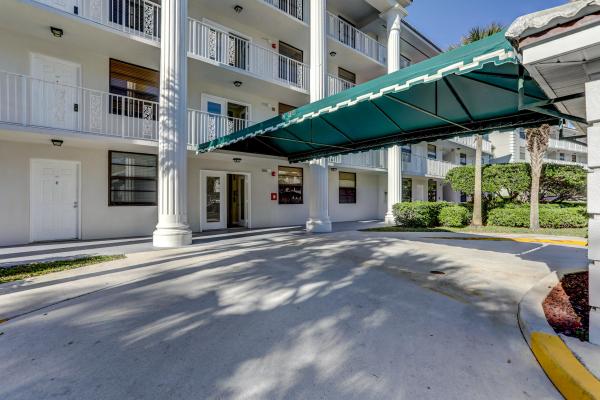 Whitehall, 3520 Whitehall Dr #201, West Palm Beach, Florida 33401, image 1