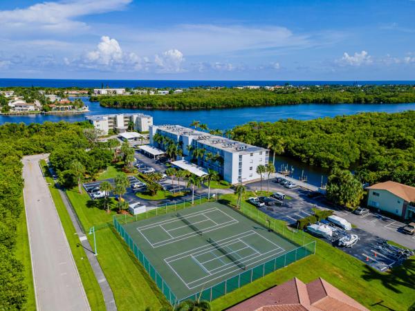 Harbour Hall Inlet Club 2, 689 NE 6th Ct #4050, Boynton Beach, Florida 33435, image 1