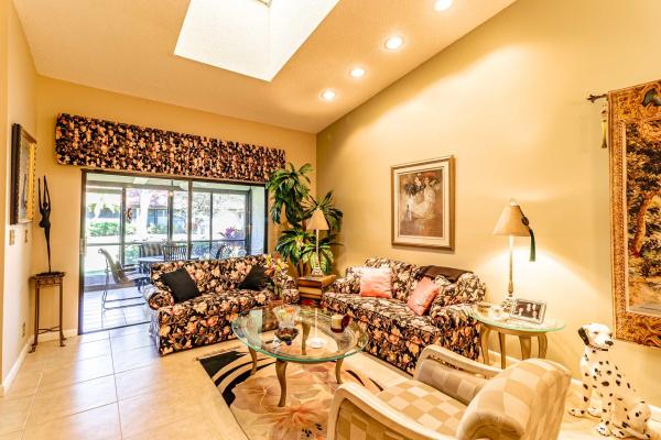 Huntington Pointe, 6356 Kings Gate Cir, Delray Beach, Florida 33484, image 2