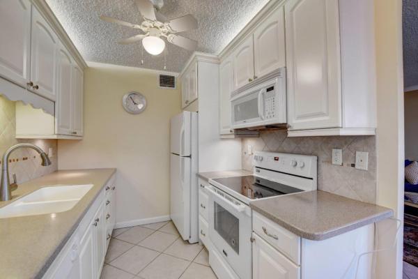 Ainslie At Century Village, 1050 Ainslie D, Boca Raton, Florida 33434, image 3