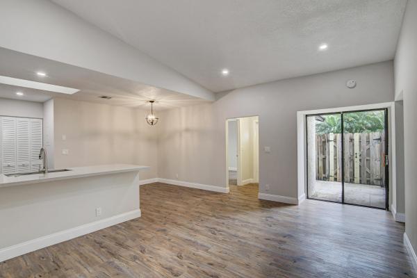 Waterview Estates, 2104 Waterview Cir, Palm Springs, Florida 33461, image 2