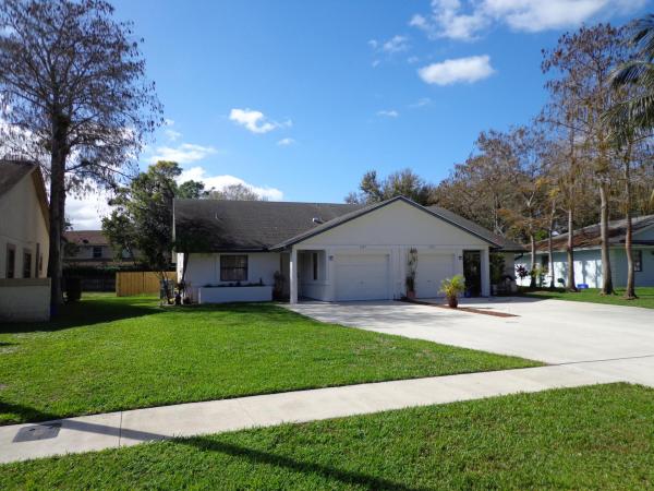 Sugar Pond Manor, 1193 Mulberry Pl, Wellington, Florida 33414, image 3