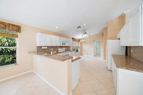 Valencia Lakes, 11756 Cardenas Blvd, Boynton Beach, Florida 33437, image 2