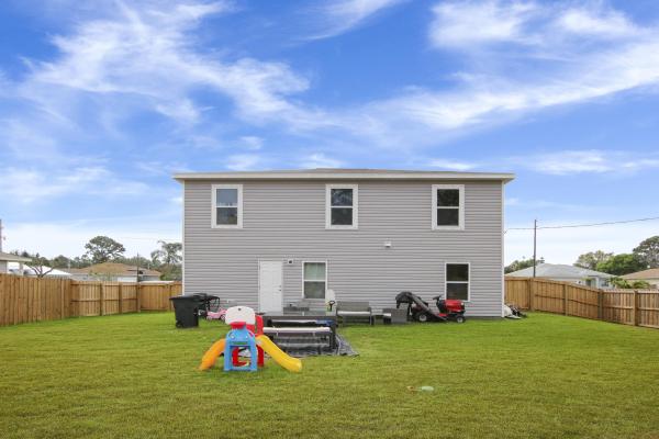 Riverview, 771 SE Thornhill Dr, Port St. Lucie, Florida 34983, image 2