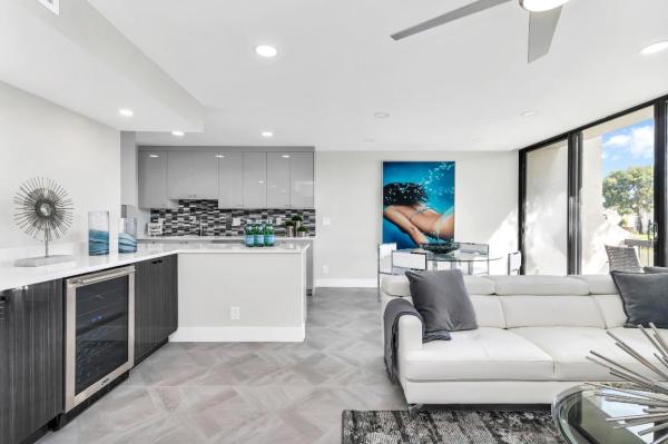 Bridgewood Townhouses At Boca West Country Club, 607 Bridgewood Dr, Boca Raton, Florida 33434, image 3