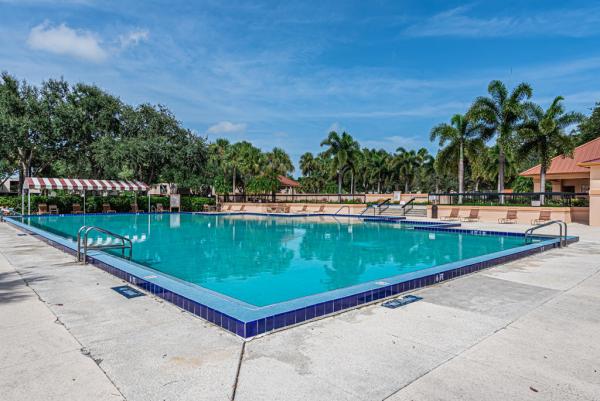 Village Of Sandalwood Lakes South, 6422 64th Way, West Palm Beach, Florida 33409, image 2