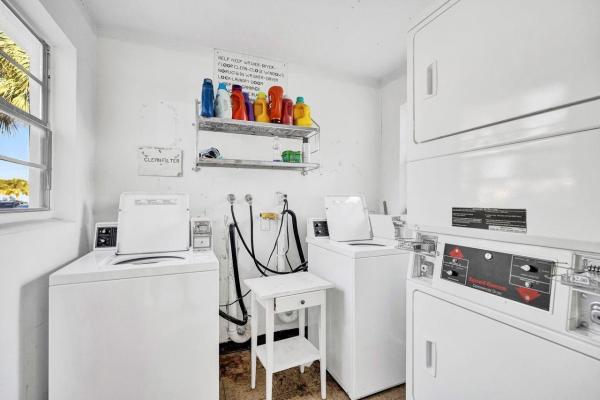30 S J St #14, Florida 33460, image 1