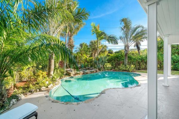 Maddock, 100 Plymouth Rd, West Palm Beach, Florida 33405, image 2
