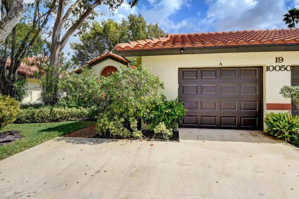 Palm Chase Lakes, 10050 Andrea Ln, Boynton Beach, Florida 33437, image 2
