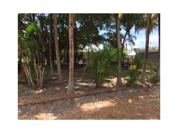 San Castle, 3990 N Seacrest Blvd, Lake Worth, Florida 33462, image 1