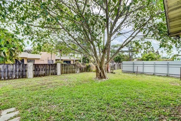 Florida Gardens, 189 Ohio Rd, Lake Worth, Florida 33467, image 1