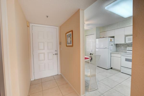 Regal Shores North At Coral Lakes, 5810 Crystal Shores Dr #203, Boynton Beach, Florida 33437, image 2