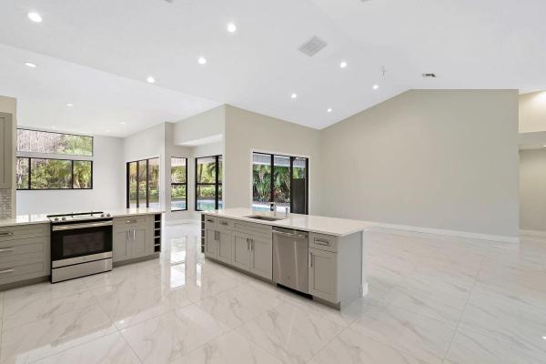 The Island, 36 Cayman Pl, Palm Beach Gardens, Florida 33418, image 2