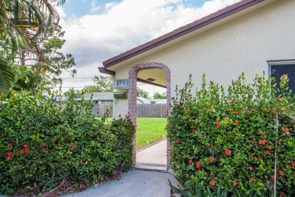Knotty Pine Acres, 4793 Elmhurst Rd, West Palm Beach, Florida 33417, image 1