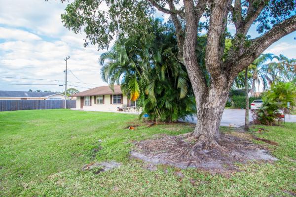 Knotty Pine Acres, 4793 Elmhurst Rd, West Palm Beach, Florida 33417, image 2