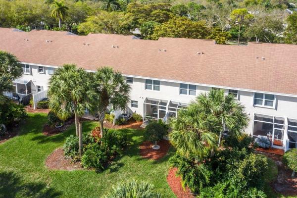104 Crosswinds Dr, Greenacres, Florida 33413, image 2