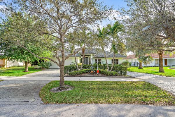 Southeast Landing Place, 9726 SE Landing Pl, Tequesta, Florida 33469, image 2
