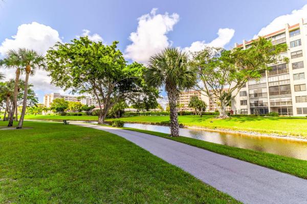 Bonaire Village, 14527 Bonaire Blvd #402, Delray Beach, Florida 33446, image 3