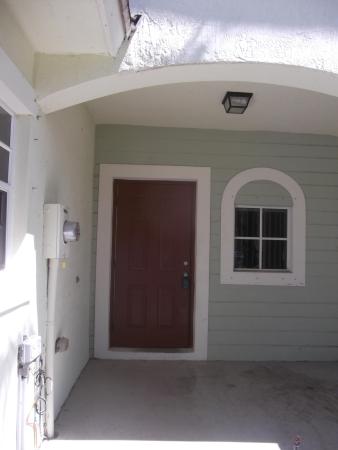 Emerald Lake Townhomes, 4366 Emerald Vis, Lake Worth, Florida 33461, image 2
