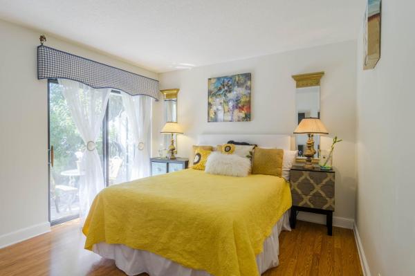 Cape Pointe Of Jonathan's Landing, 17200 Fownes Cres, Jupiter, Florida 33477, image 2