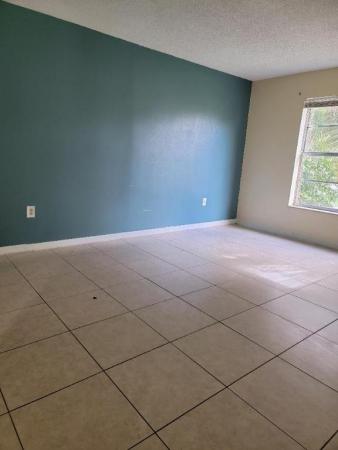 Clear Lake Palms, 411 Executive Center Dr #205, West Palm Beach, Florida 33401, image 1