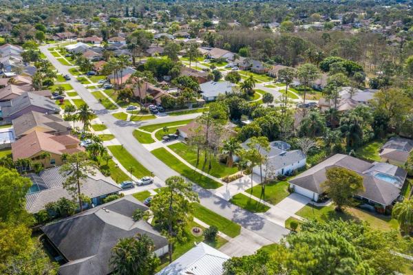 Sugar Pond Manor, 13854 Barberry Dr, Wellington, Florida 33414, image 1