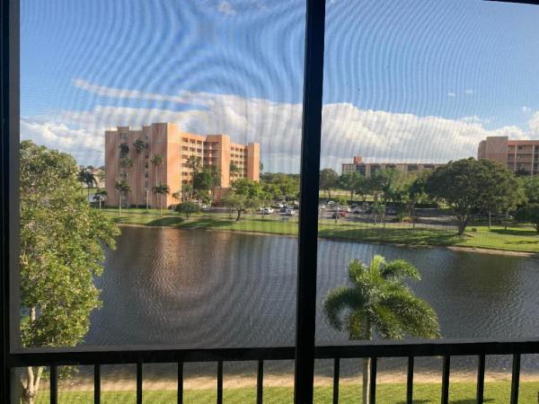 Huntington Lakes 5, 7290 Ashford Pl #404, Delray Beach, Florida 33446, image 3