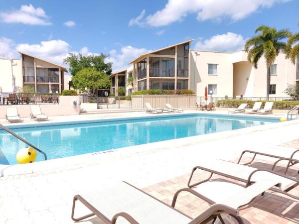 Longwood, 11811 Avenue Of The Pga, Palm Beach Gardens, Florida 33418, image 2